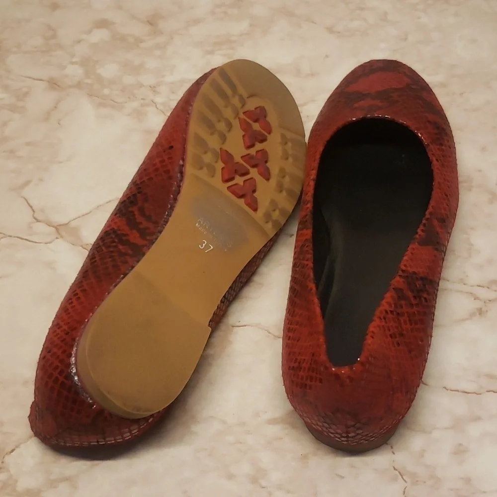 Artemis red animal print flat loafers women's shoes size 37